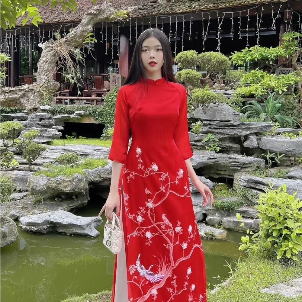 Red 3D floral Vietnamese dresses - Picture 2 of 3